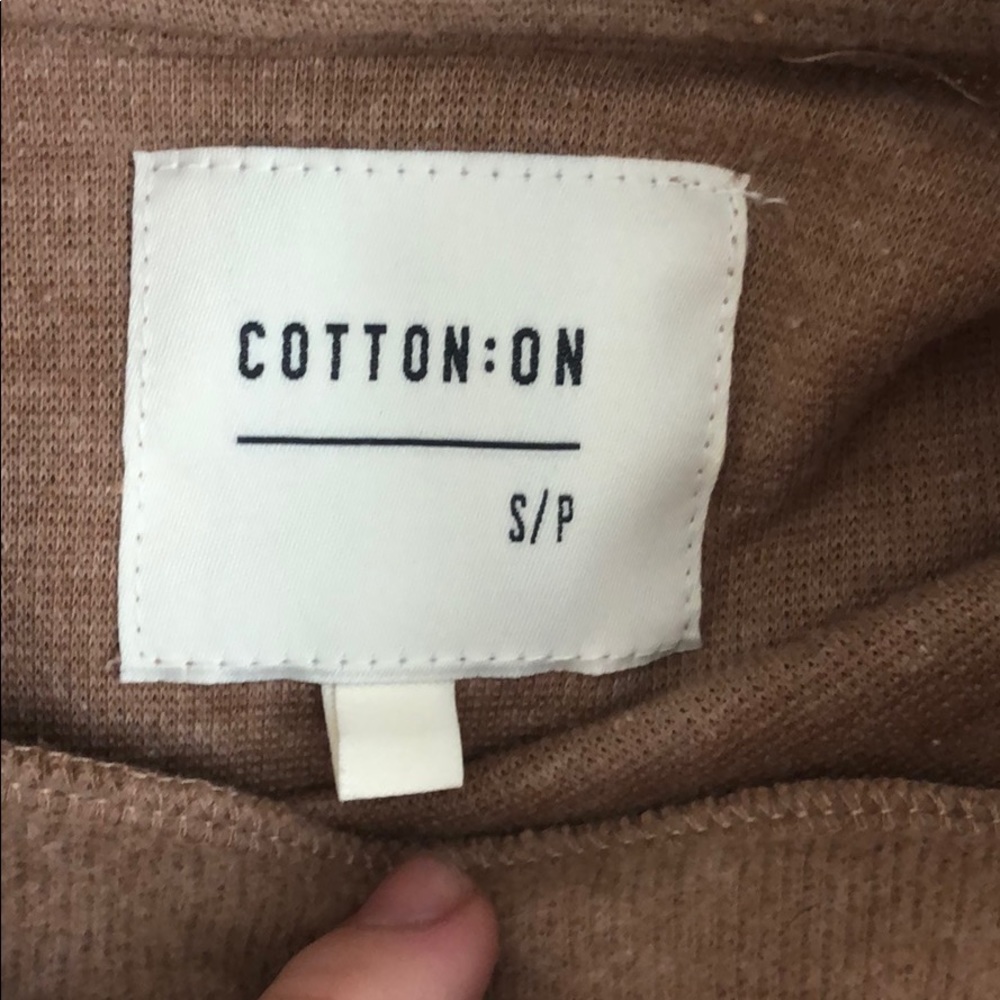 Long Sleeve Crop - Picture 2 of 3